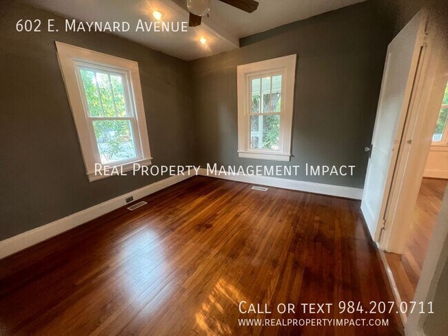 Building Photo - 602 E Maynard Ave