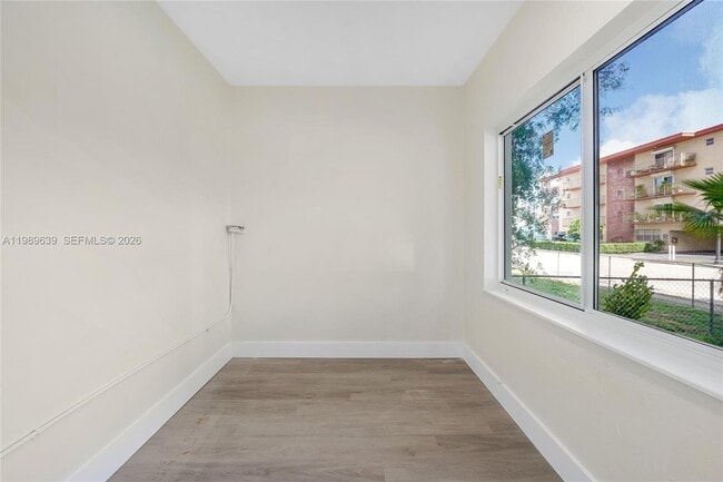 Building Photo - 2025 Fillmore St