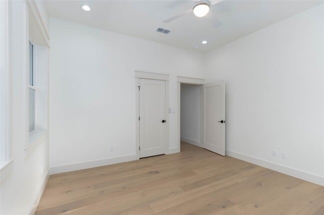 Building Photo - 3964 Hogan Dr