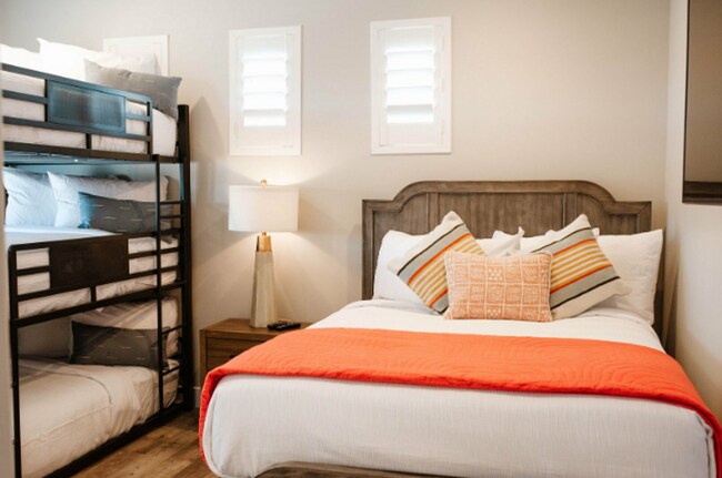 Building Photo - Short term lease options! Spacious Condo in Washington