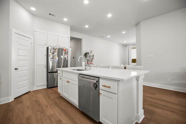 Building Photo - 5010 Vly Wind Ct
