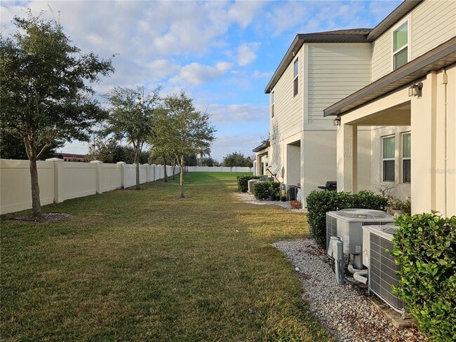 Building Photo - 15313 Willow Arbor Cir