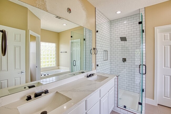 Building Photo - 1743 French Village Dr