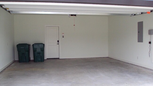 Building Photo - 412 Carneros Dr