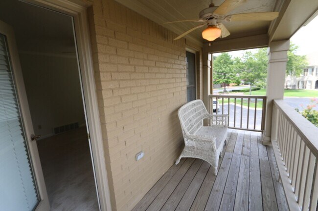 Building Photo - EXECUTE LIVING IN PRIVATE COMMUNITY