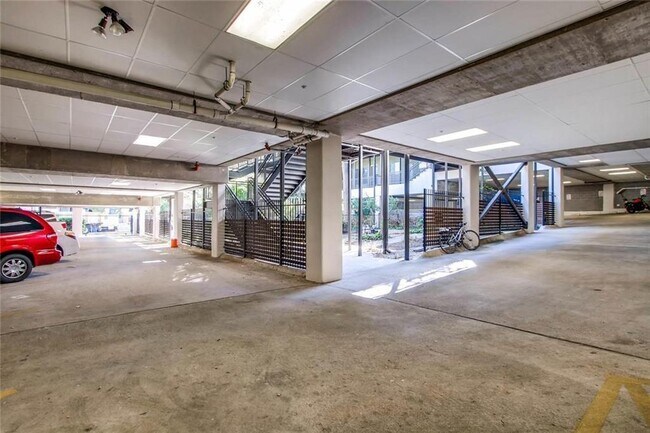 Building Photo - 911 Keith Ln