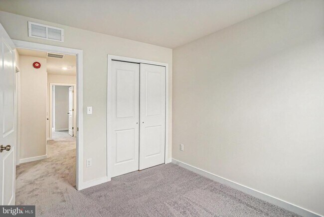 Building Photo - 708 Platinum Dr