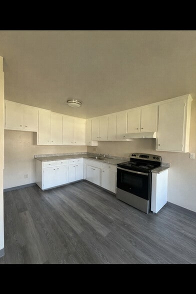 Kitchen - Alpine Townhouse Apartments