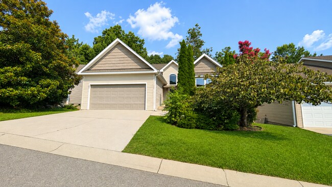 Building Photo - 106 Woodcreek Cir