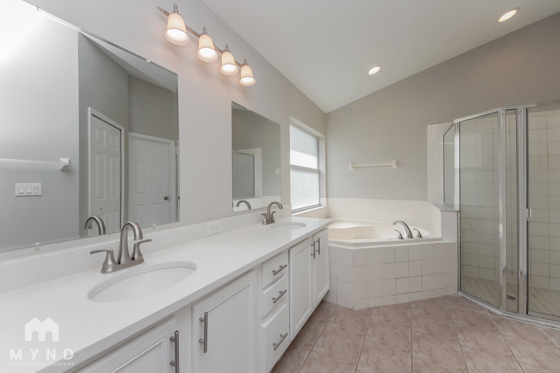 Building Photo - 723 Stonewyk Way