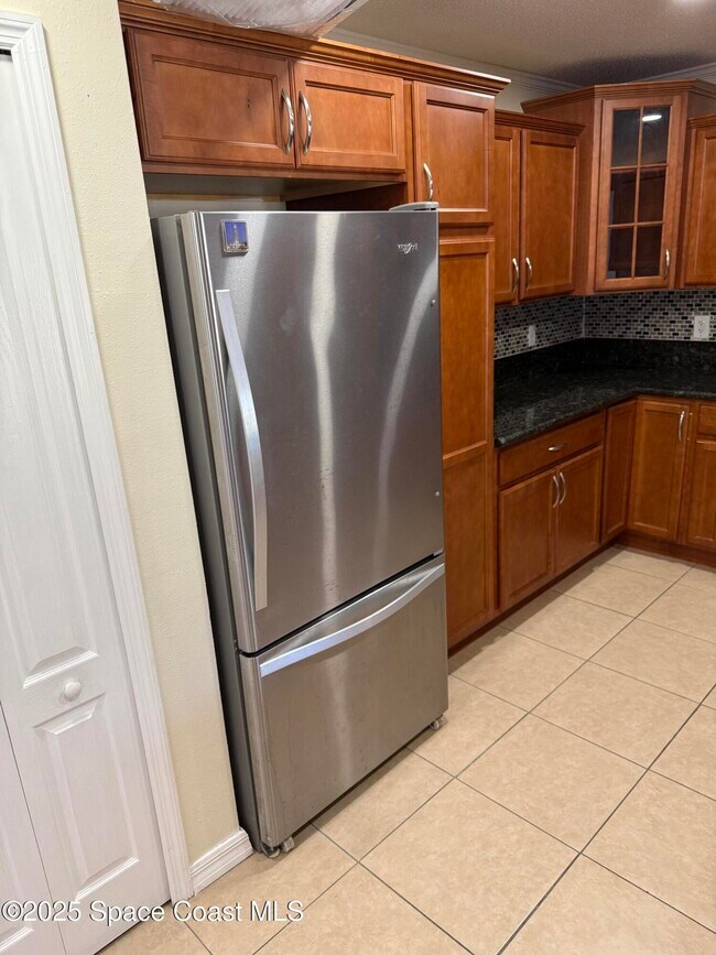 Building Photo - 767 Altona St NW