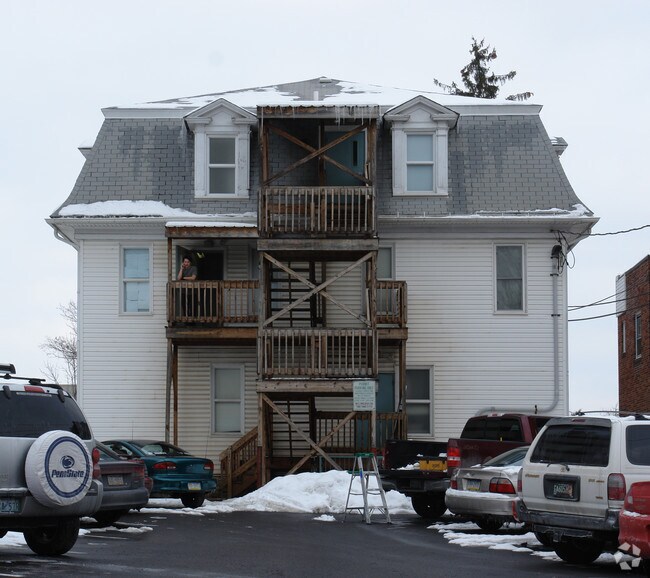 Building Photo - Ivy Place