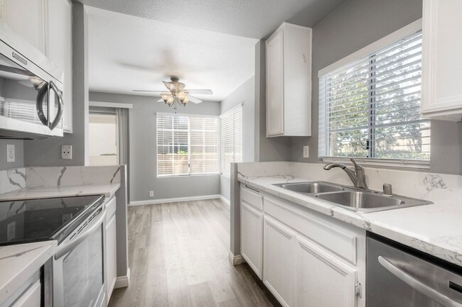 Building Photo - Bright One bedroom, one bath home in Mira Mesa!