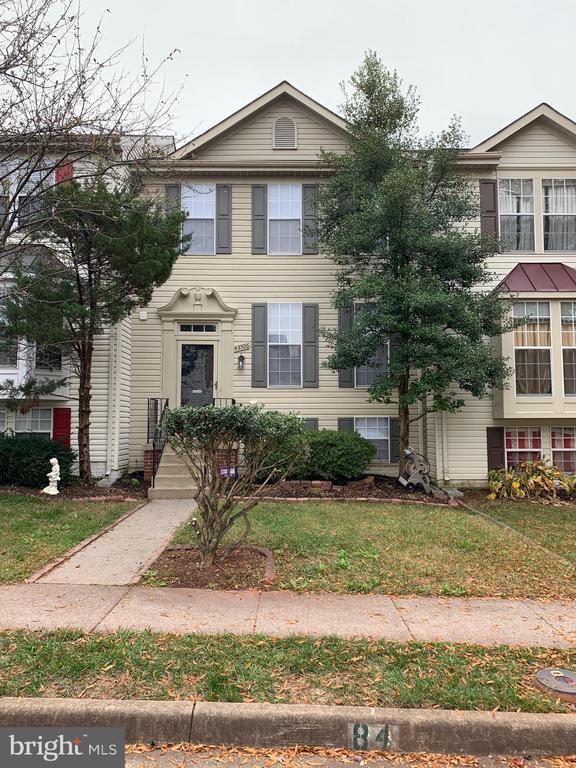 Building Photo - 43506 Postrail Square