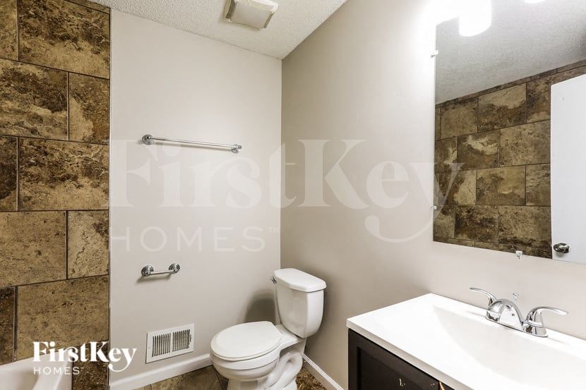 Building Photo - 8921 E 90 Terrace