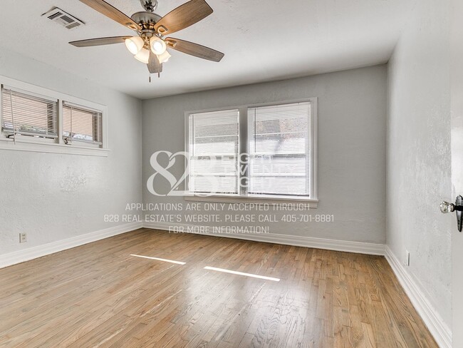 Building Photo - *COMING SOON - TOURS EXPECTED TO BEGIN 6/5/26* 2 Bed/2 Bath Duplex Close to Campus Corner!