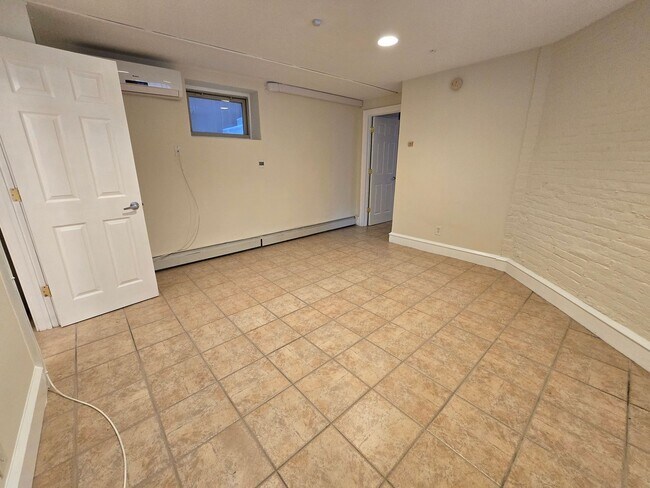 Building Photo - 313 N 34th St