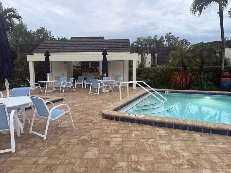 Building Photo - 1645 Spoonbill Ln