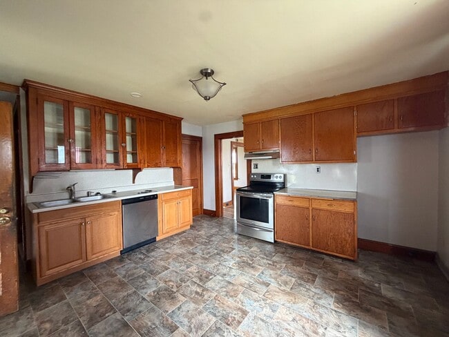 Building Photo - 7144 Susquehanna Trail S
