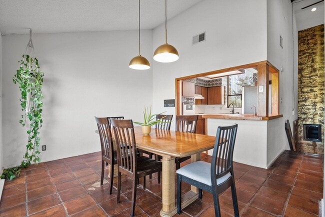 Building Photo - Amazing Mid-Century Modern 2 Bed, 2.5 Bath Ready for New Tenants- Eagle Mountain Saginaw ISD- 76179