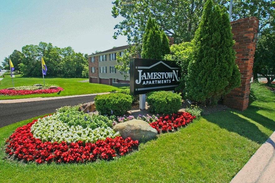 Primary Photo - Jamestown Apartments