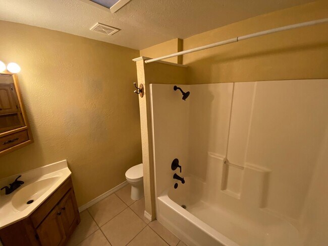 Building Photo - 783 De Leon Dr