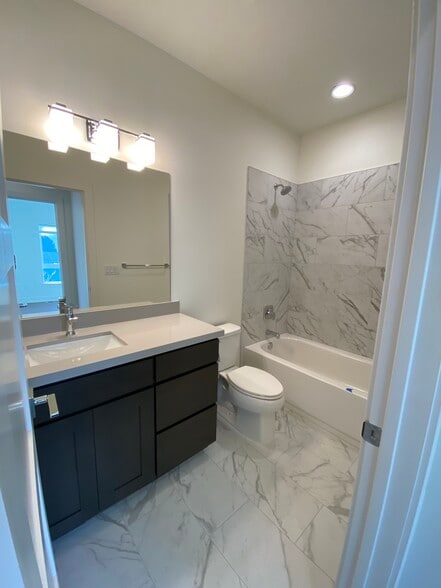 Building Photo - 6996 S Brookhill Dr