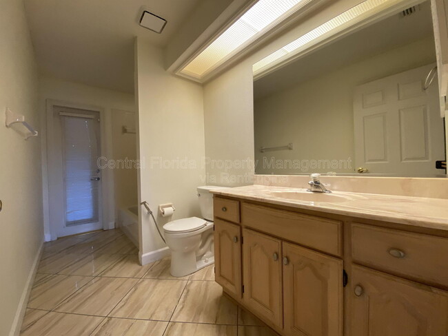 Building Photo - 5614 Craindale Dr
