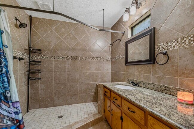 Building Photo - 4811 Soundside Dr
