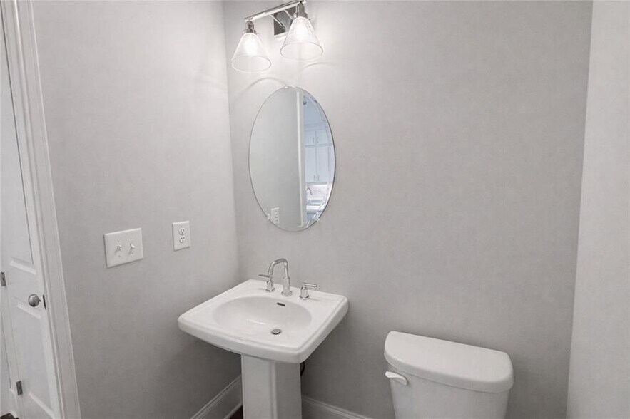 Building Photo - 1375 Walking Wy