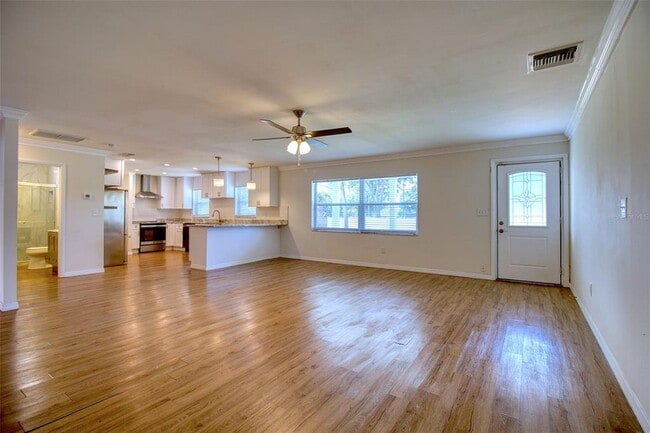 Building Photo - 555 54th St N