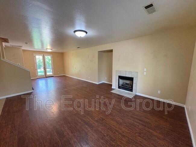 Building Photo - 312 W Reese Ave