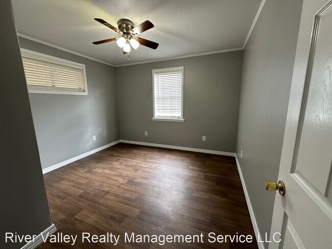 Building Photo - 4 br, 2 bath House - 1224 E Aspen Lane