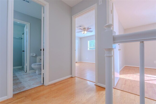 Building Photo - 16227 Southampton Dr
