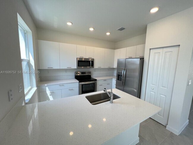 Building Photo - 12958 NW 23rd Pl