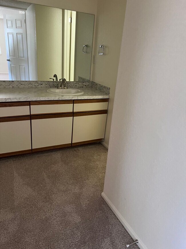 Building Photo - 2 bed/2 bath condo in Arvada