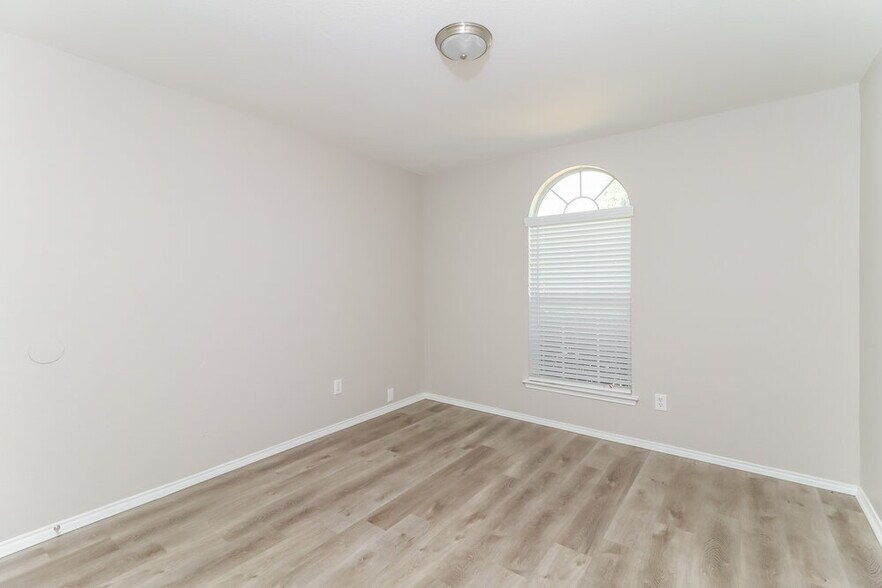 Building Photo - 1206 Beacon Hill Dr