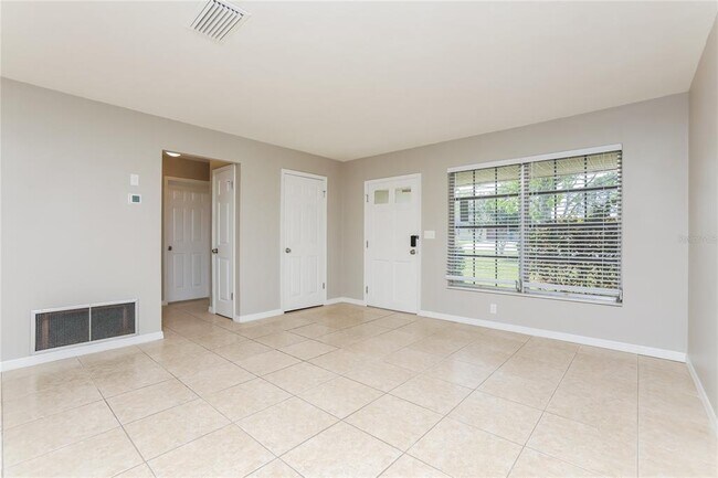 Building Photo - 1560 Fergason Ave