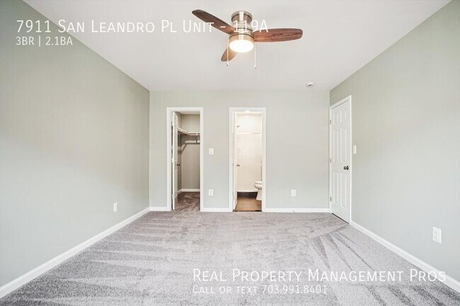 Building Photo - 7911 San Leandro Pl