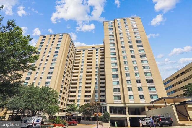 Building Photo - 4601 N Park Ave