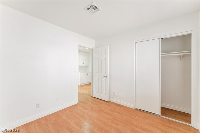 Building Photo - 4744 Denwood Dr