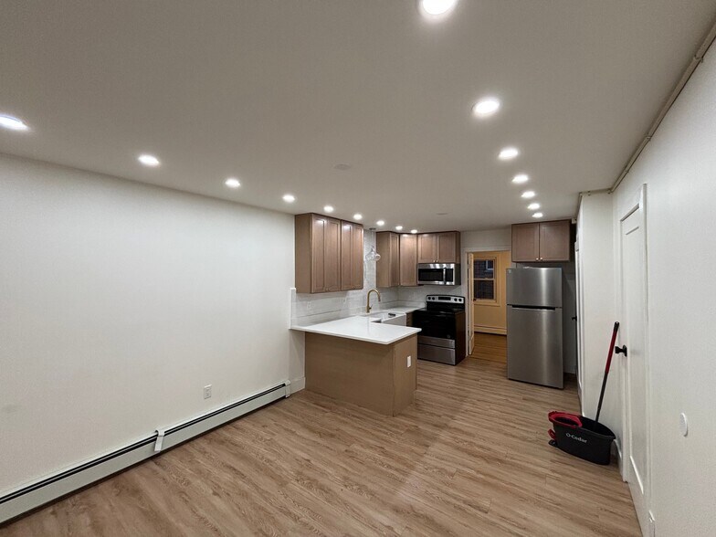 Building Photo - 140 71st St
