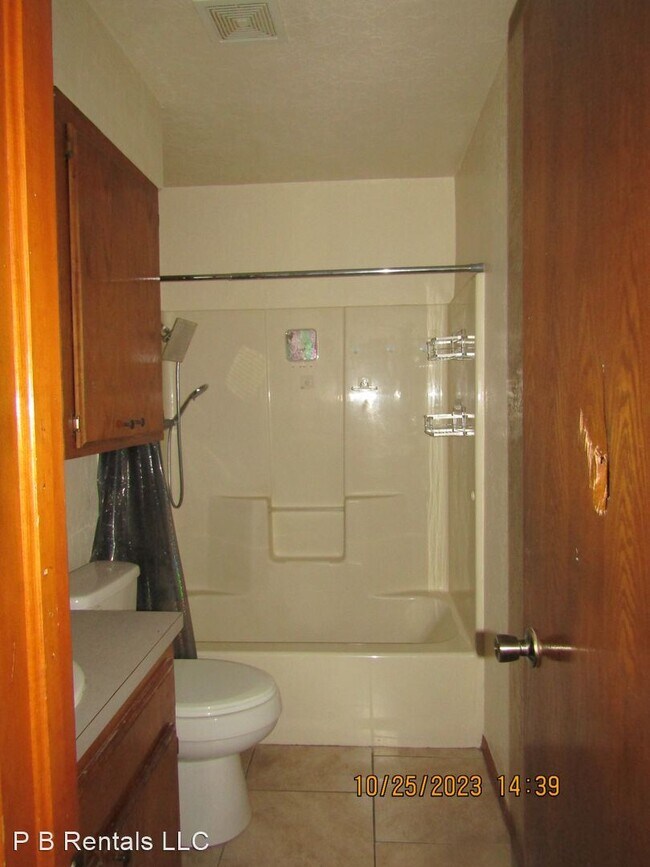 Building Photo - 2 br, 1 bath House - 401 NW 6th Street, Apt B