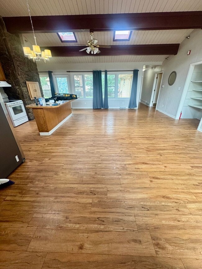Building Photo - 5 bedroom Ranch home in North Colorado Spr...