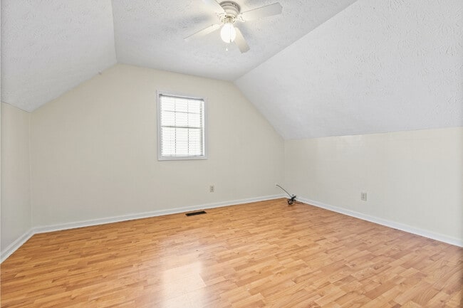 Building Photo - 810 Choctaw Ave