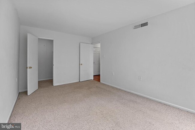 Building Photo - 4420 Briarwood Ct N