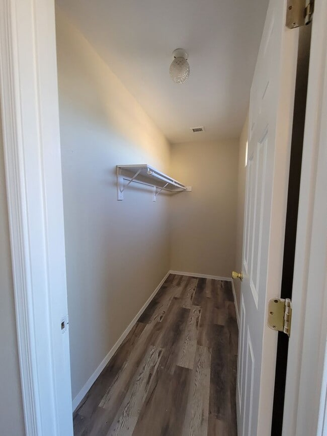 Building Photo - COMING SOON  3 BEDROOM 2 BATH 2 STORY HOME 4 PLEX END  UNIT A