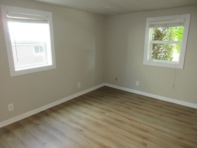 Building Photo - Mid-Century Four Bedroom in Candalaria