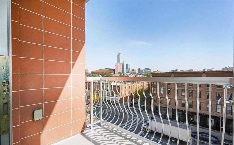 Building Photo - 110 4th Ave