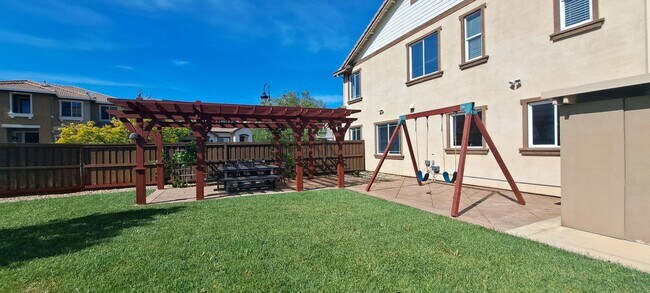 Building Photo - 4719 Sweetwater Pl